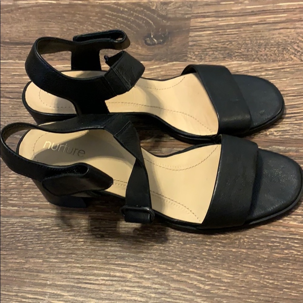 women’s black heels